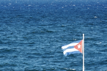 Sonsuzlukta dalgalanan bayrak